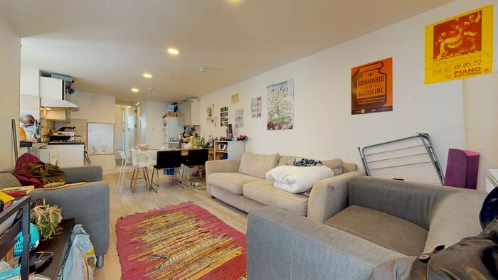 4 Bedroom Flat To Rent In Burton Road, NW6