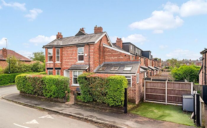 3 Bedroom End Of Terrace House For Sale In York Road, Bowdon, WA14