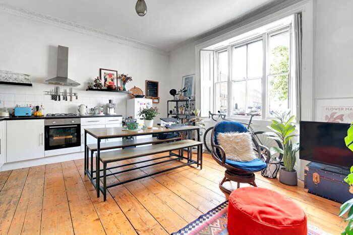 1 Bedroom Flat To Rent In Liverpool Road, Islington, London, N1