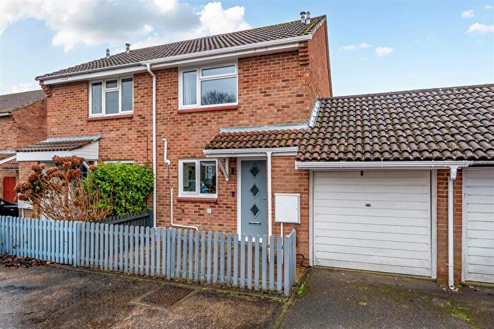 2 Bedroom House For Sale In Grebe Close, Fareham, PO16