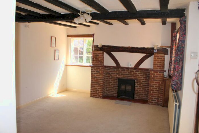 5 Bedroom Farmhouse To Rent In Knowle Lane, Cranleigh, GU6