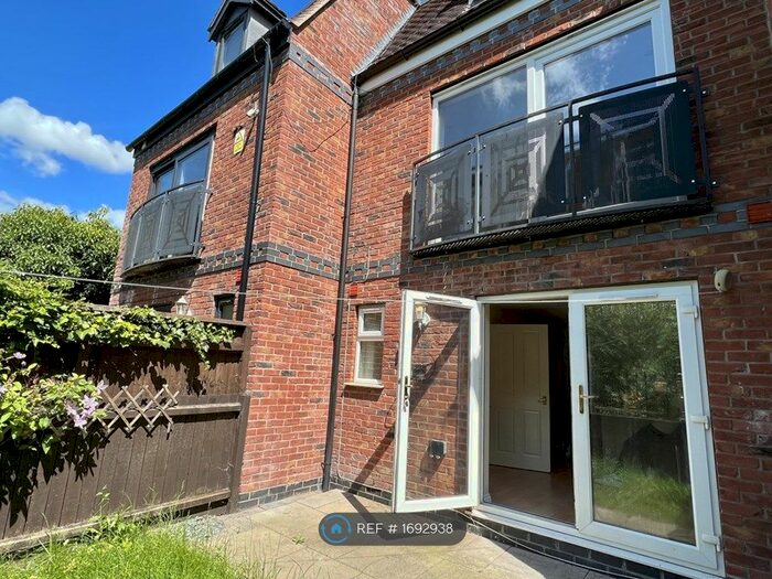 4 Bedroom Semi-Detached House To Rent In Brantley Mews, Lincoln, LN5
