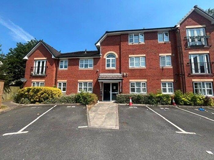 2 Bedroom Apartment For Sale In Apartment, Sale Road, Manchester, M23