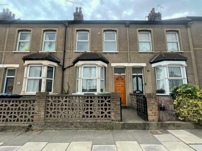 2 Bedroom Terraced House To Rent In Dover Road, Gravesend, DA11