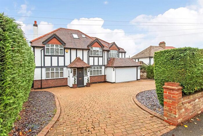 5 Bedroom Detached House To Rent In Grove Wood Hill, Coulsdon, CR5