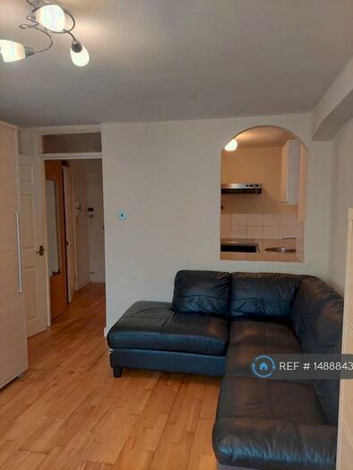 1 Bedroom Flat To Rent In Queenswood Gardens, London, E11