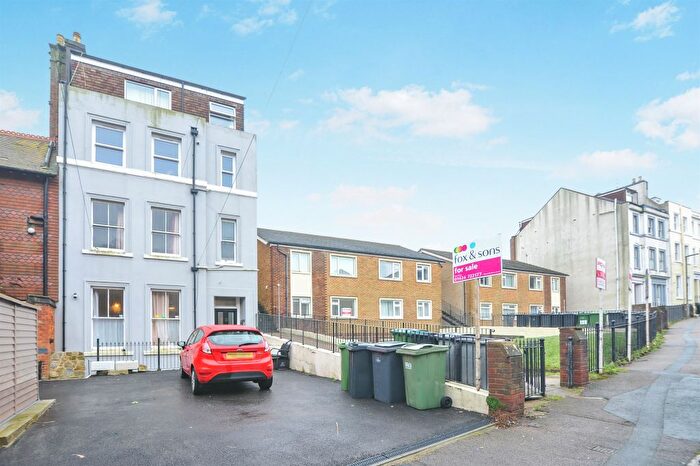 2 Bedroom Flat For Sale In West Hill Road, St. Leonards-On-Sea, TN38