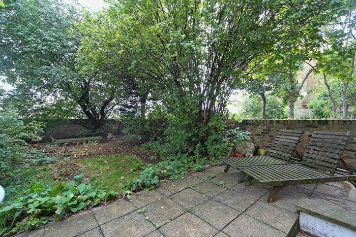 3 Bedroom Flat To Rent In Philbeach Gardens, Earls Court, London, SW5