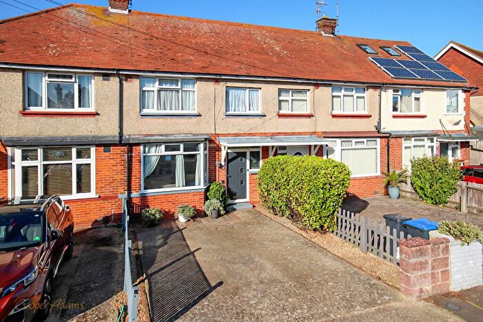 3 Bedroom Terraced House For Sale In Goldsmith Road, Worthing, BN14