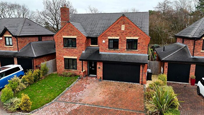 5 Bedroom Detached House To Rent In Scholars Place, Sandbach, CW11