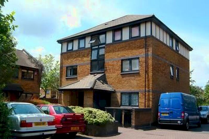 2 Bedroom Flat To Rent In Taeping Street, Crossharbour, E14