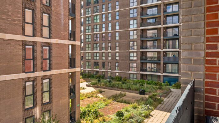 1 Bedroom Flat For Sale In Halewood Way, Rainham, RM13