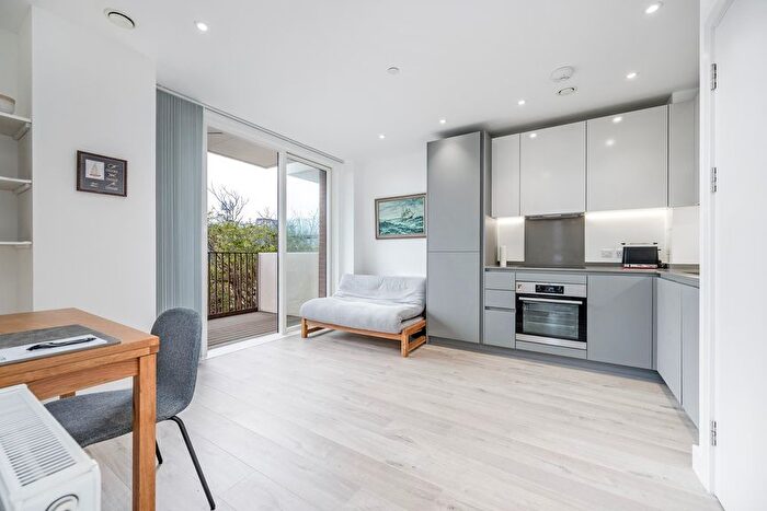 1 Bedroom Flat For Sale In Sleaford Street, London, SW8