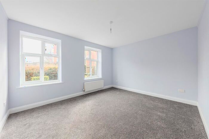2 Bedroom Flat To Rent In York Hill, London, SE27