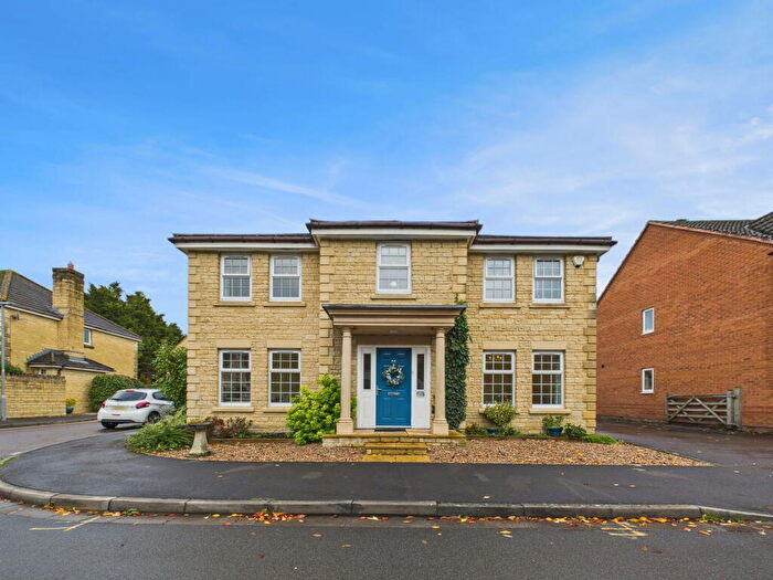 4 Bedroom Detached House For Sale In Lake View, Calne, SN11