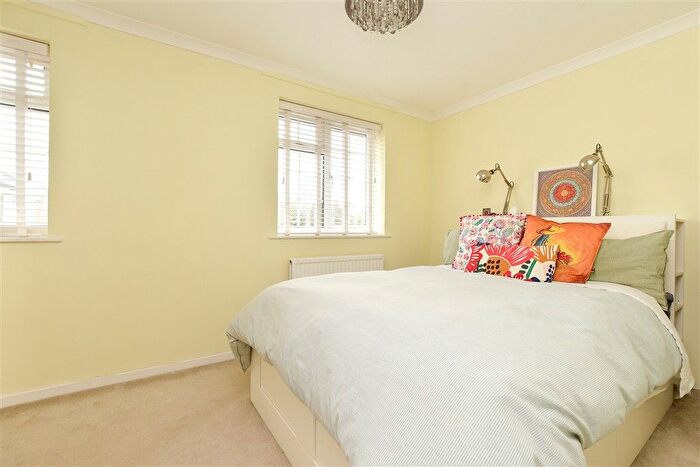 3 Bedroom End Terrace House For Sale In Harrowsley Court, Horley, Surrey, RH6
