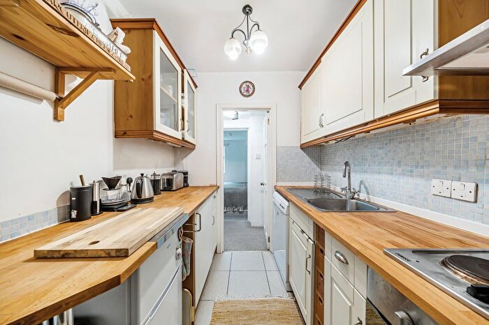 1 Bedroom Flat To Rent In Rosehill Road, London, SW18