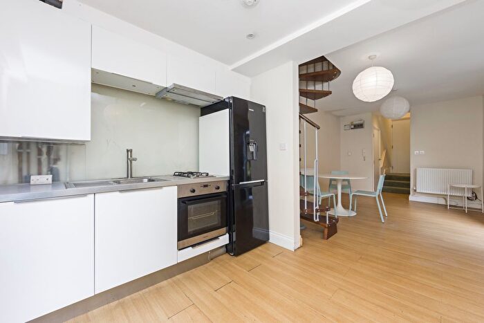 1 Bedroom Flat To Rent In Roderick Road, Hampstead Heath, London, NW3