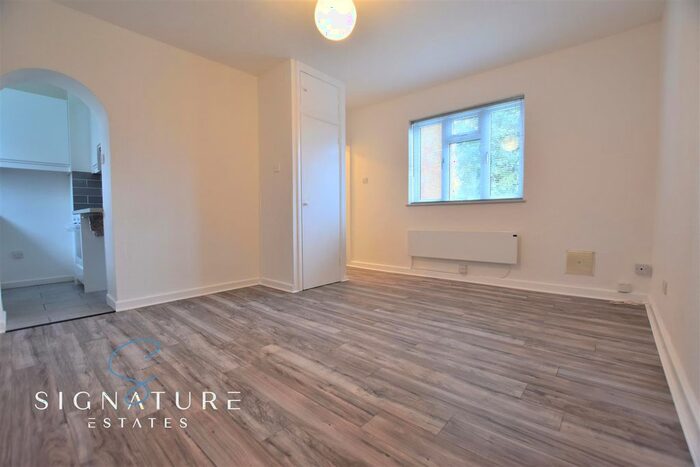 Studio To Rent In Shirley Road, Abbots Langley, WD5