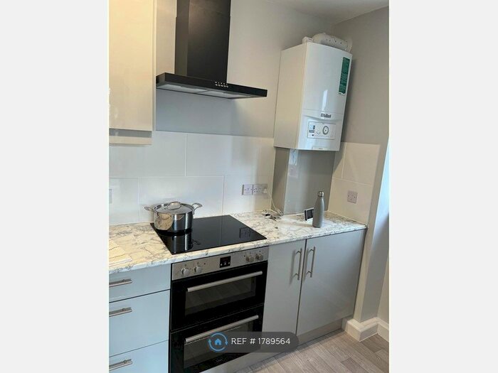 2 Bedroom Flat To Rent In Well Street, Stratford, E15