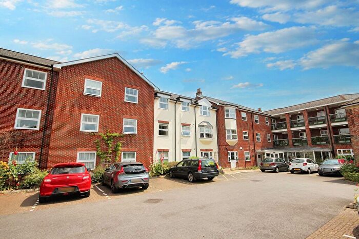 2 Bedroom Apartment For Sale In Crane Bridge Road, Elizabeth Court Crane Bridge Road, SP2