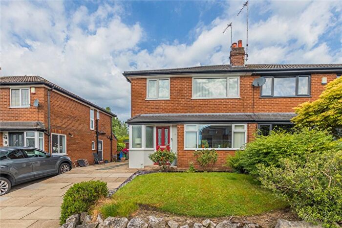 3 Bedroom Semi-Detached House For Sale In Greenvale, Bamford, Rochdale, OL11