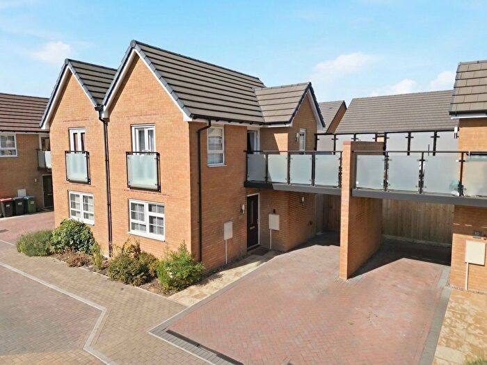 1 Bedroom Semi Detached House For Sale In Lithgows Avenue, Brooklands, MK10
