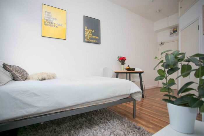 Studio To Rent In Brent Street, Hendon, NW4