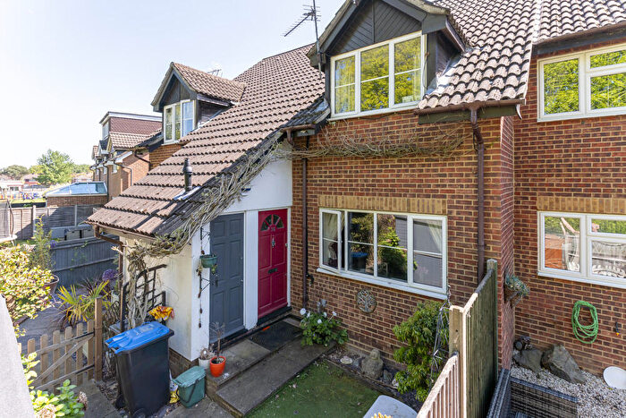 1 Bedroom Terraced House For Sale In Weatherall Close, Addlestone, Surrey., KT15