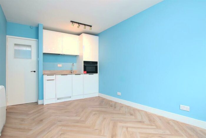 Apartment To Rent In Park Street Mews, Bath, BA1