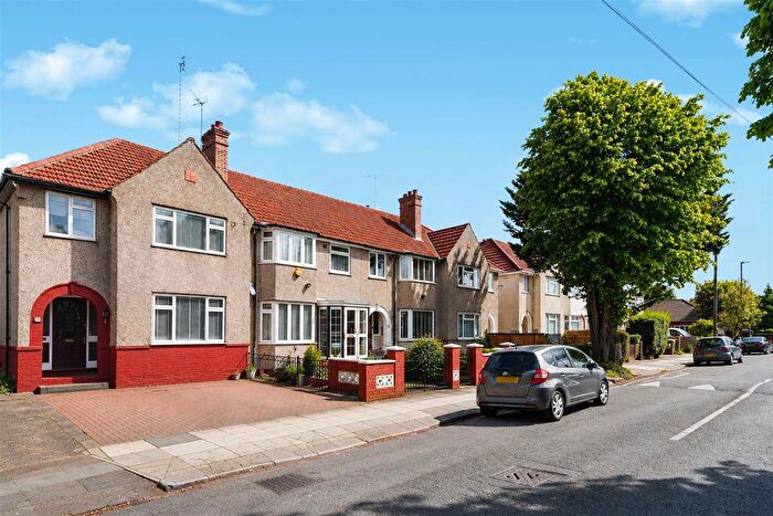 3 Bedroom End Of Terrace House For Sale In Horsenden Lane North, Greenford, UB6