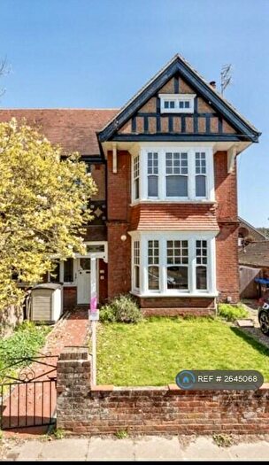 1 Bedroom Flat To Rent In Shakespeare Road, Worthing, BN11