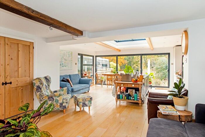 4 Bedroom Semi-Detached House To Rent In West Meon Petersfield, GU32