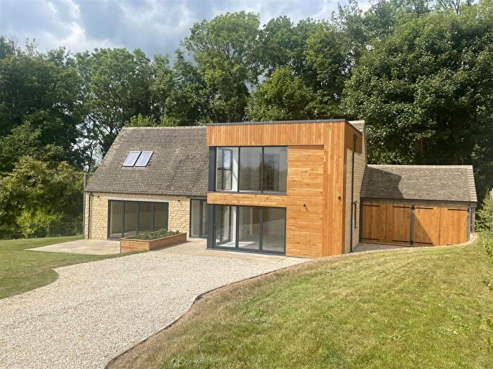 4 Bedroom Detached House For Sale In Wyck Hill, Stow-On-The-Wold, GL54