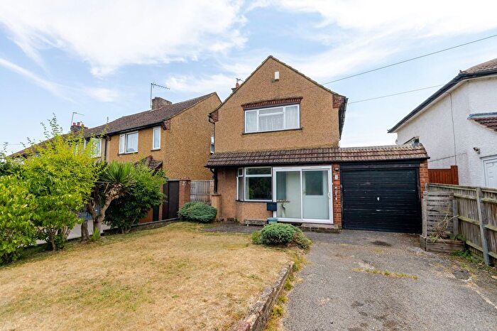 3 Bedroom Detached House For Sale In Hornhill Road, Maple Cross, WD3