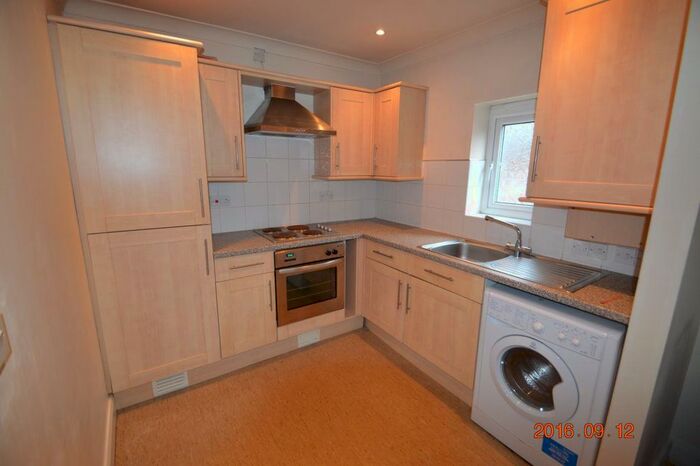 2 Bedroom Flat To Rent In Alexander Road South, Whalley Range, Manchester, M16