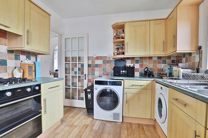 2 Bedroom Bungalow For Sale In Durdells Avenue, Bournemouth, Dorset, BH11