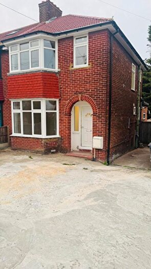 4 Bedroom Terraced House To Rent In Raydal Garden, Kingsbury, London, NW9
