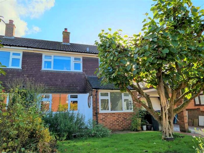 3 Bedroom Semi-Detached House To Rent In Union Road, Bridge, CT4