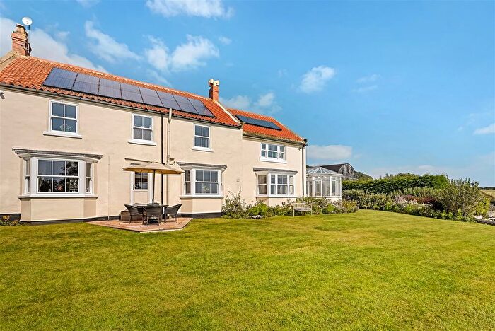 4 Bedroom Detached House For Sale In Houghton-Le-Side, Darlington, DL2