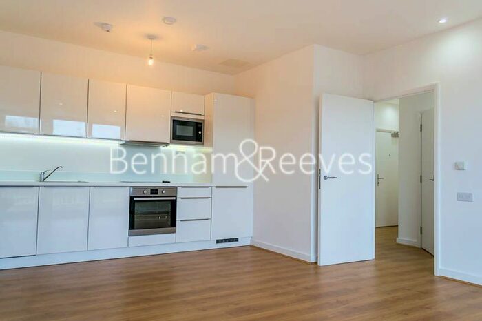 1 Bedroom Flat To Rent In Stewarts Road, London, SW8