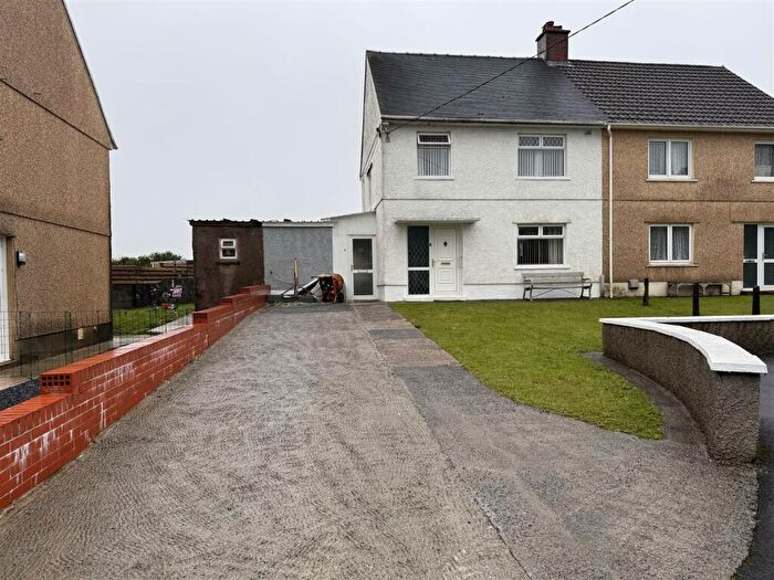 3 Bedroom Semi-Detached House For Sale In Troed Y Bryn, Upper Tumble, Llanelli, SA14