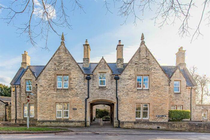 2 Bedroom Property For Sale In Rectory Lane, Woodstock, OX20