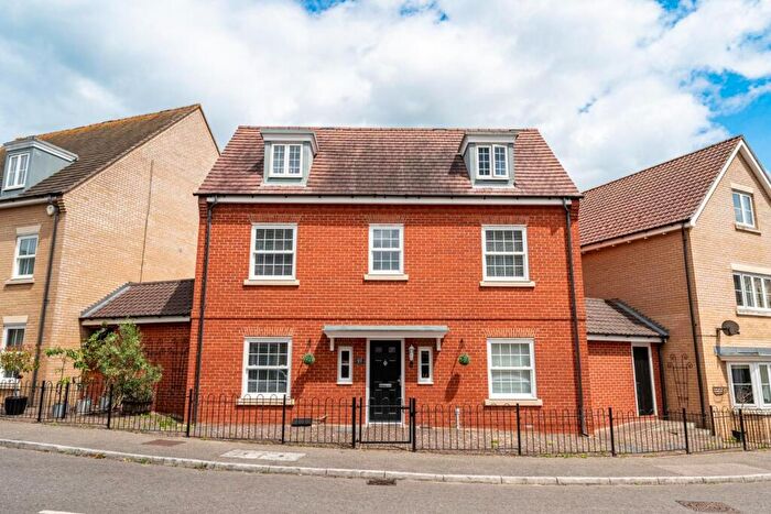 5 Bedroom Detached House For Sale In Baynard Avenue, Flitch Green, Dunmow, Essex, CM6
