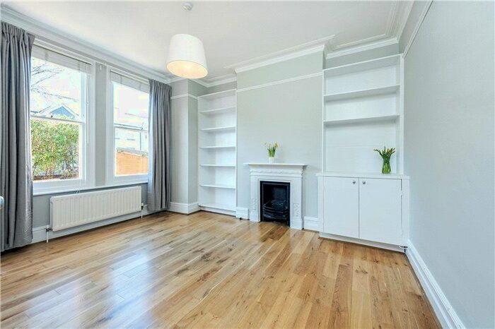 2 Bedroom Maisonette To Rent In Avondale Road, London, SW14