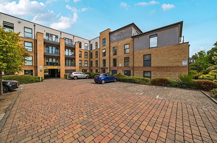 1 Bedroom Flat For Sale In Broad Lane, Bracknell, Berkshire, RG12