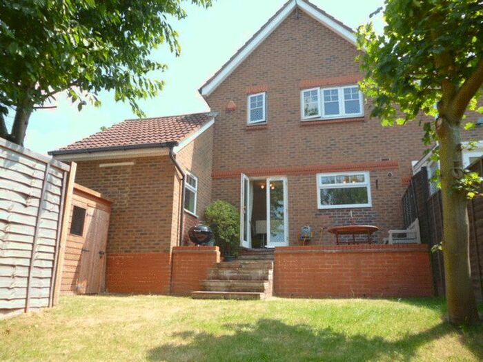 3 Bedroom Semi-Detached House To Rent In Campion Way, Edgware, HA8