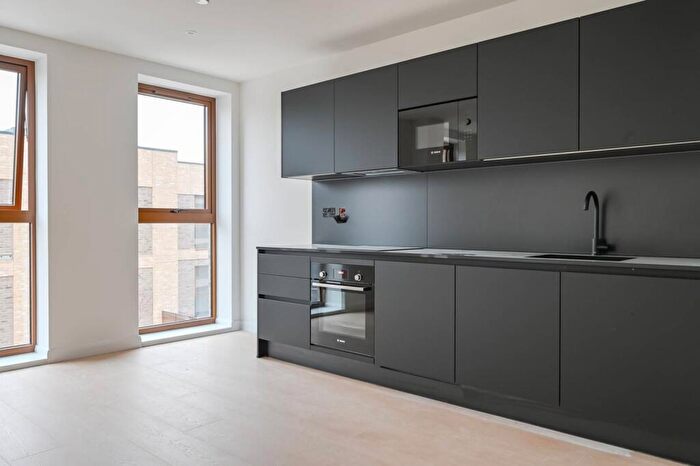 2 Bedroom Flat To Rent In Dod Street, Limehouse, London, E14