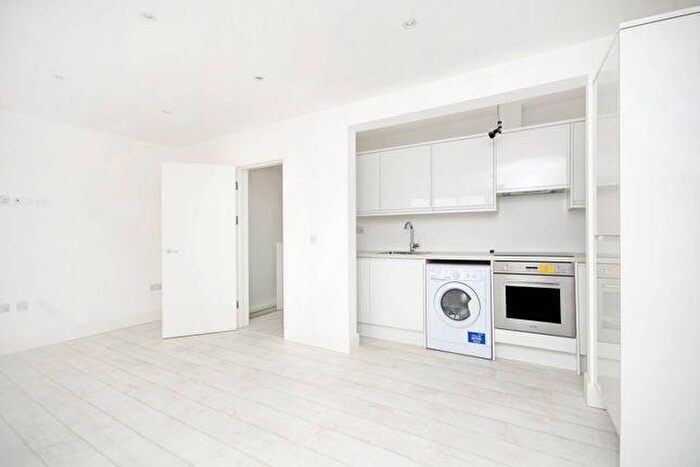 1 Bedroom Apartment To Rent In Hutton Grove, North Finchley, N12