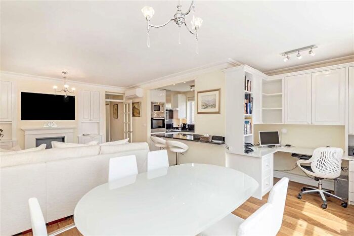 2 Bedroom Flat To Rent In Weymouth Street, Maylebone, W1G